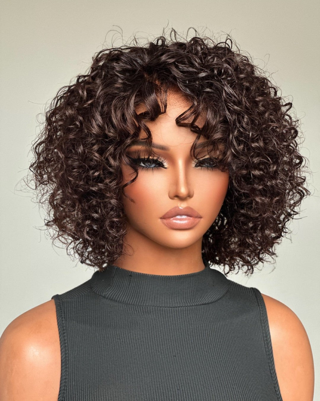 Perruque bouclée moelleuse marron naturel