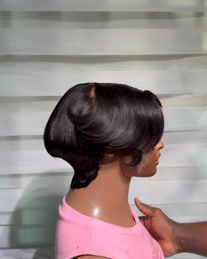 Perruque courte pixie à raie au milieu et dégradée avec front en dentelle