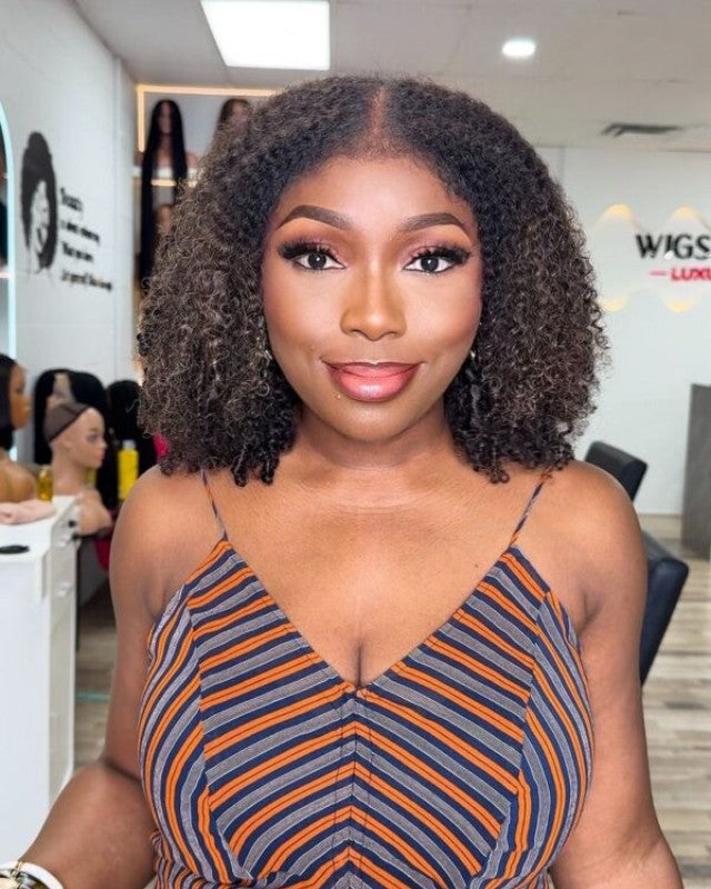 Perruque en dentelle 5x5 avec cheveux bouclés naturels et ligne blond clair