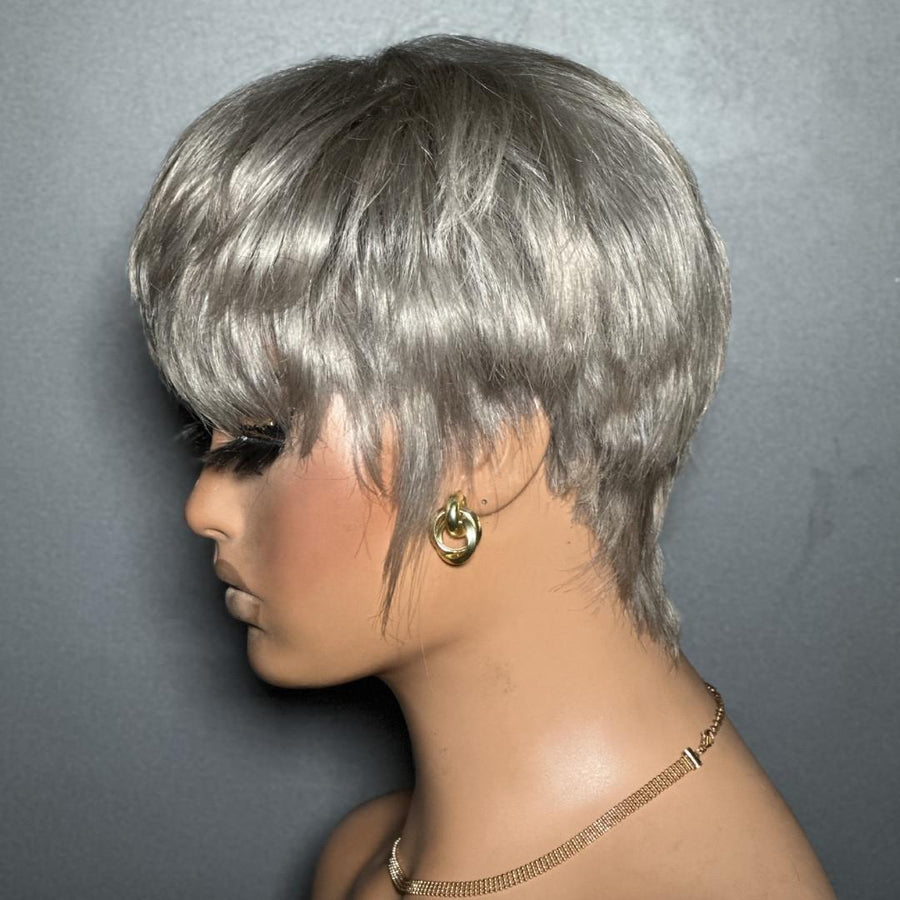 Perruque de cheveux humains sans colle coupe Pixie gris cendré avec frange