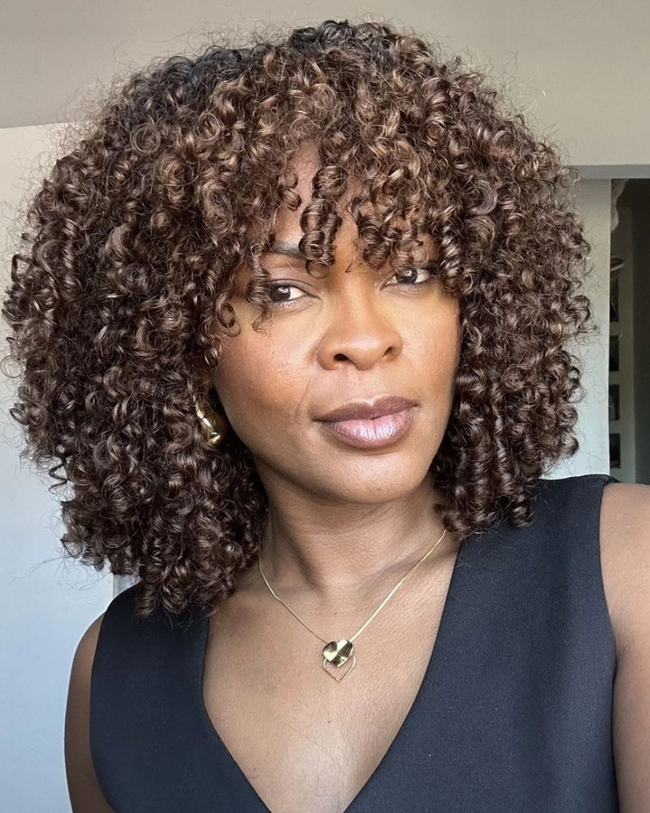 Perruque sans colle avec frange bouclée chocolat doré