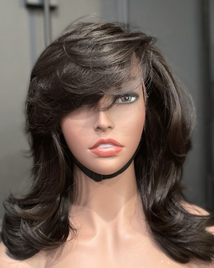 Perruque Lace Front noire naturelle ondulée dégradée avec frange sur le côté