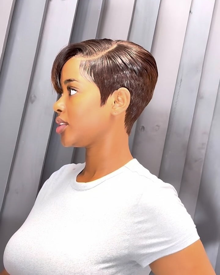 Perruque coupe pixie en dentelle intégrale brun foncé avec frange sur le côté