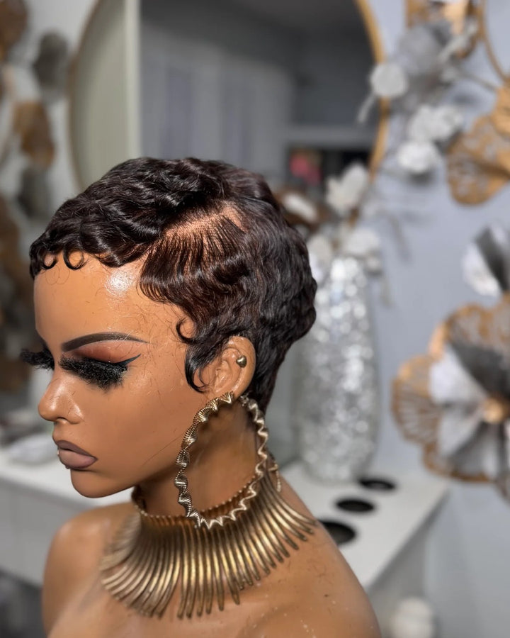 Perruque courte pixie avec raie sur le côté et dentelle intégrale