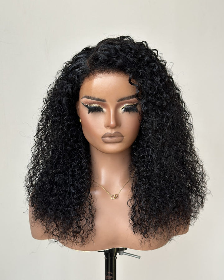 Perruque à bordure frontale en dentelle avec des boucles crépues réalistes