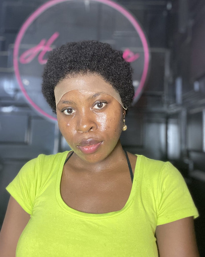 Perruque courte noire naturelle avec dentelle intégrale