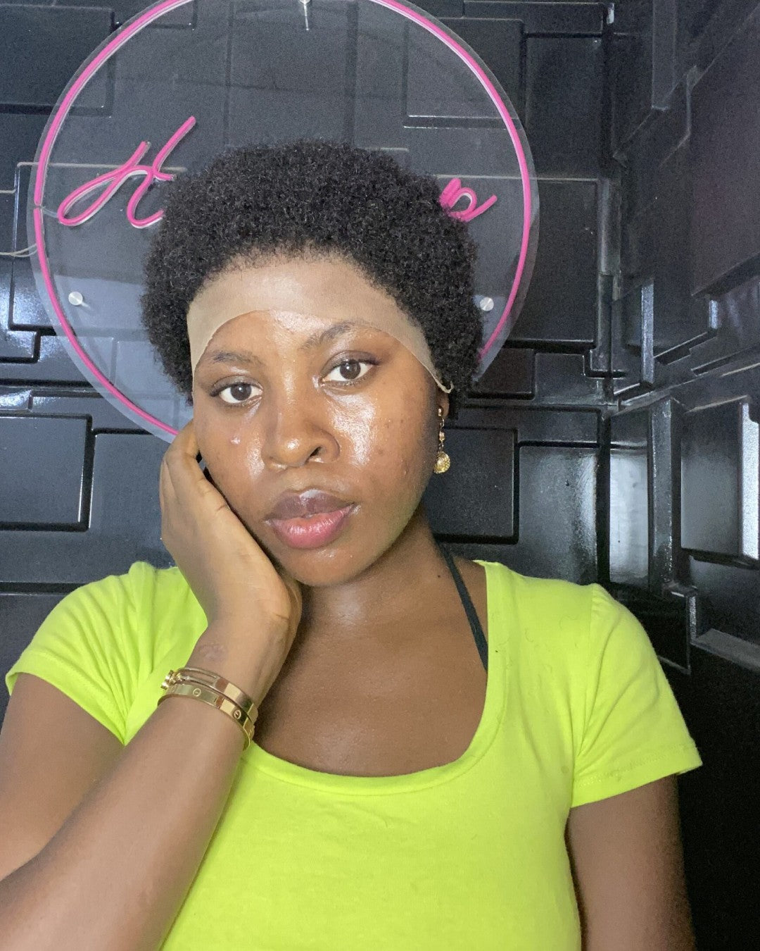 Perruque courte noire naturelle avec dentelle intégrale