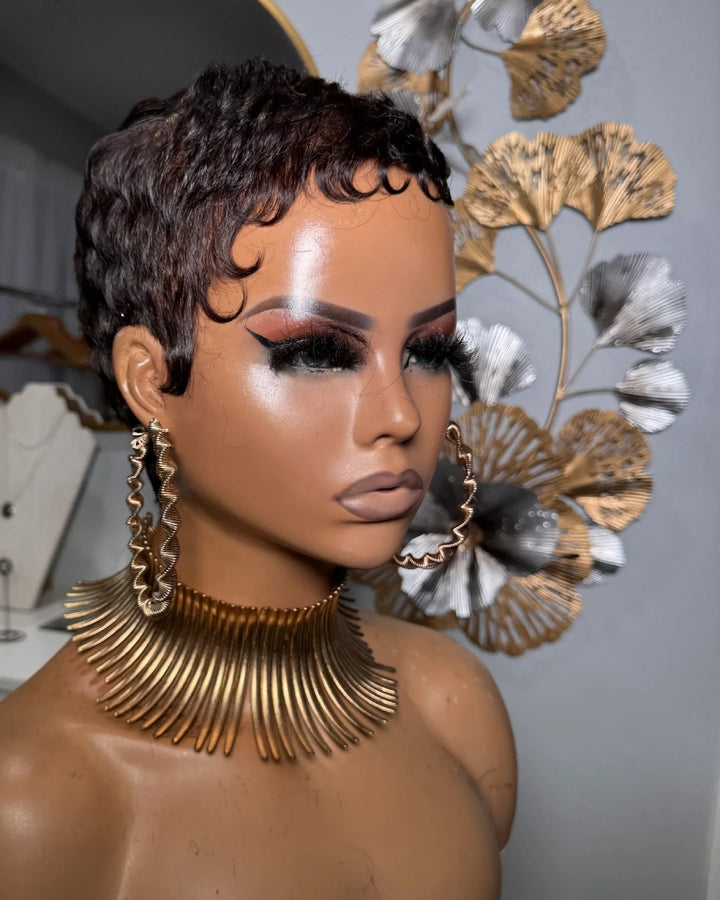 Perruque courte pixie avec raie sur le côté et dentelle intégrale