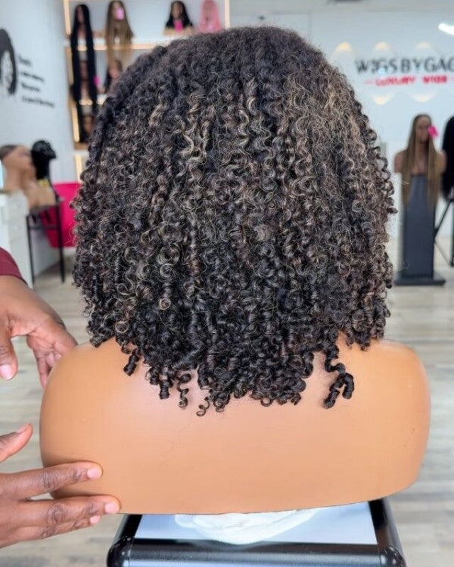 Perruque en dentelle 5x5 avec cheveux bouclés naturels et ligne blond clair