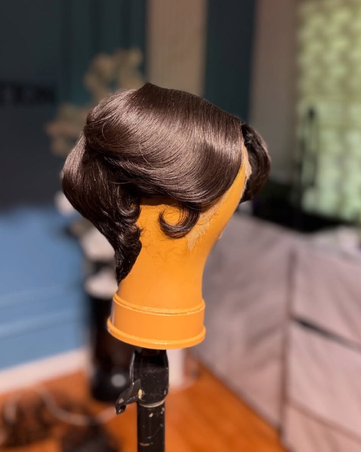 Perruque courte pixie à raie au milieu et dégradée avec front en dentelle