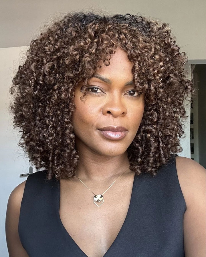 Perruque sans colle avec frange bouclée chocolat doré