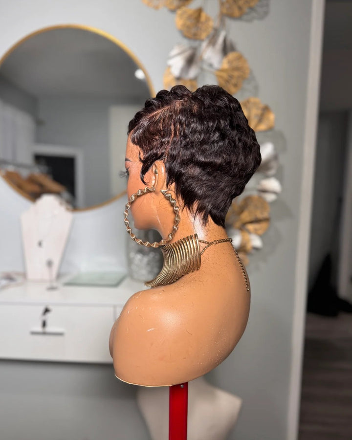 Perruque courte pixie avec raie sur le côté et dentelle intégrale