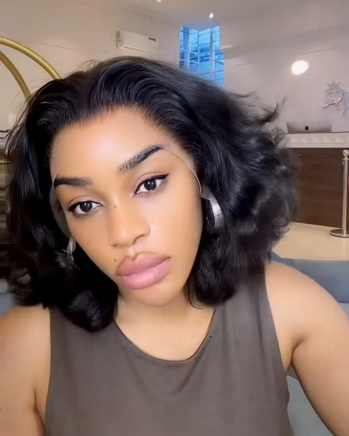 Perruque en dentelle 13x4 avec ondulations naturelles et superposées